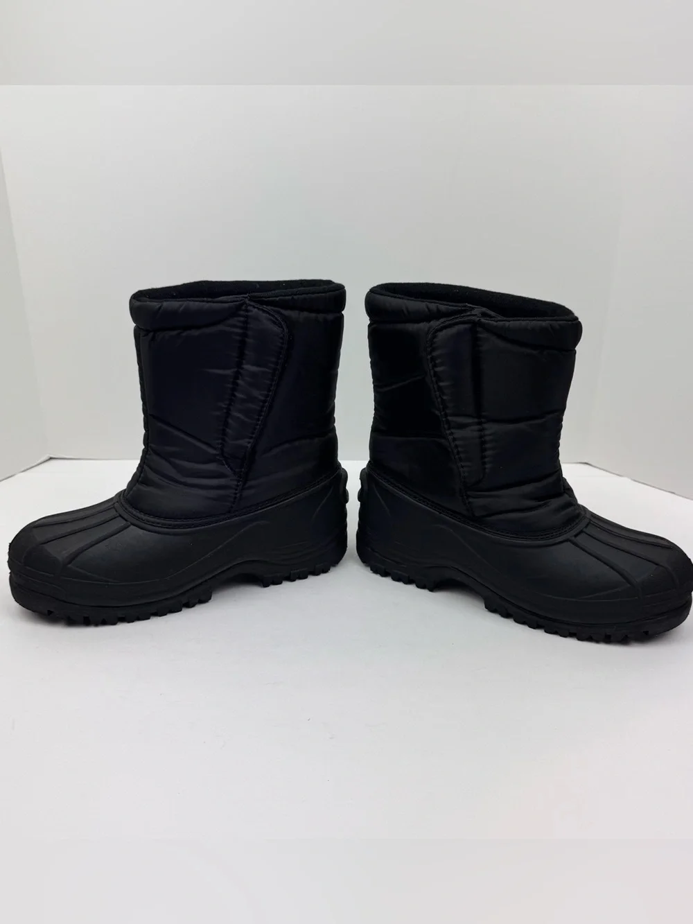 Alpine Design Snow Crusher II waterproof winter boots. Youth size 5.